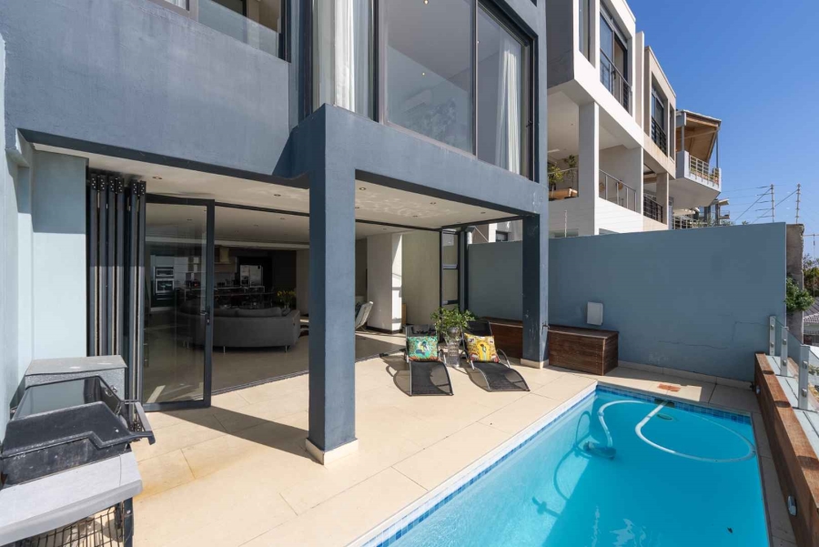 3 Bedroom Property for Sale in Green Point Western Cape